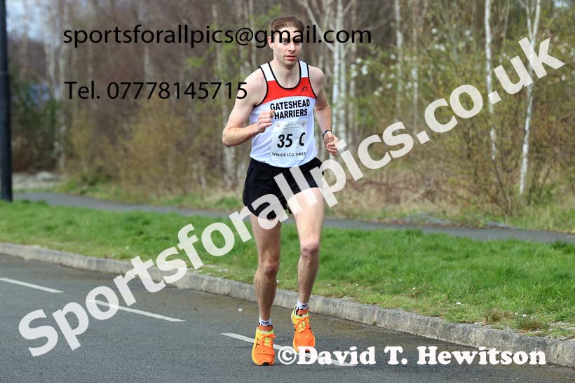 Senior mens 2024 Elswick Harriers Good Friday Relays, Newburn, Newcastle Upon Tyne  Photo: David T. Hewitson/Sports for All Pics